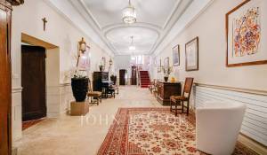 Sale Castle Aiguines