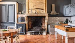 Sale Castle Bordeaux