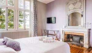 Sale Castle Bordeaux