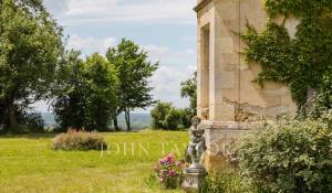 Sale Castle Bordeaux