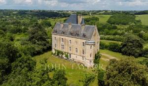 Sale Castle Bordeaux