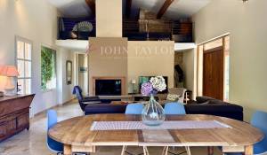 Sale Castle Saint-Saturnin-lès-Apt