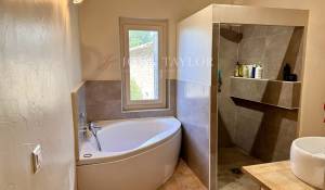 Sale Castle Saint-Saturnin-lès-Apt