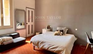 Sale Castle Saint-Saturnin-lès-Apt