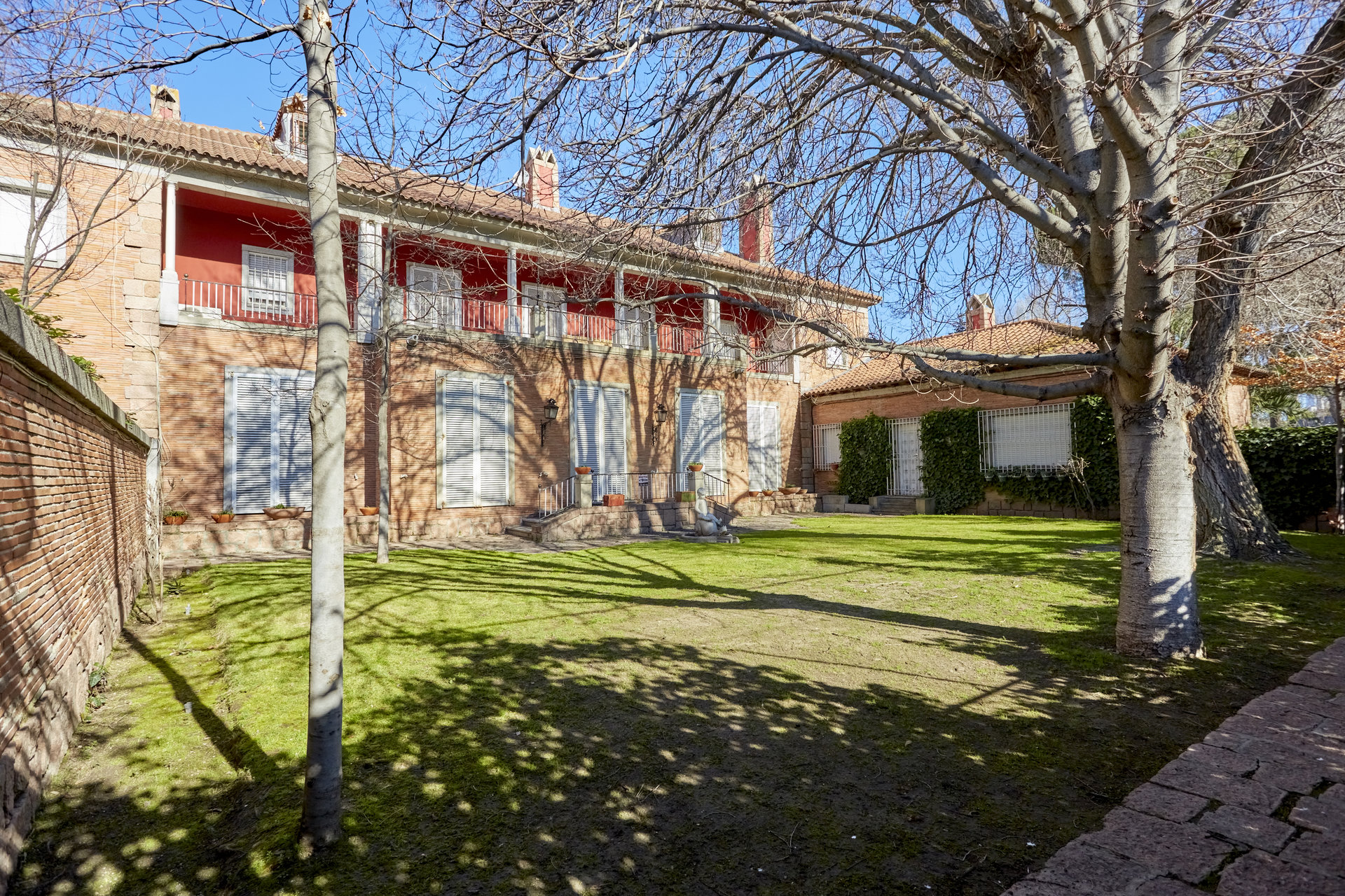 Ad Sale Chalet Madrid (28035) refV0321MAC