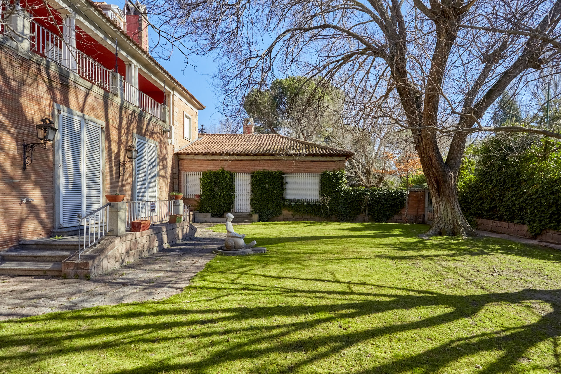 Ad Sale Chalet Madrid (28035) refV0321MAC