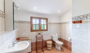 Sale Farm Saint-Saturnin-lès-Apt