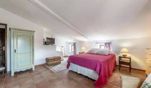 Sale Farm Saint-Saturnin-lès-Apt