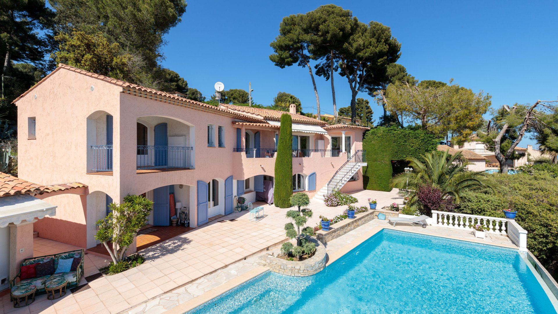 Ad Sale House Antibes (06600), 9 Rooms refV5457CA