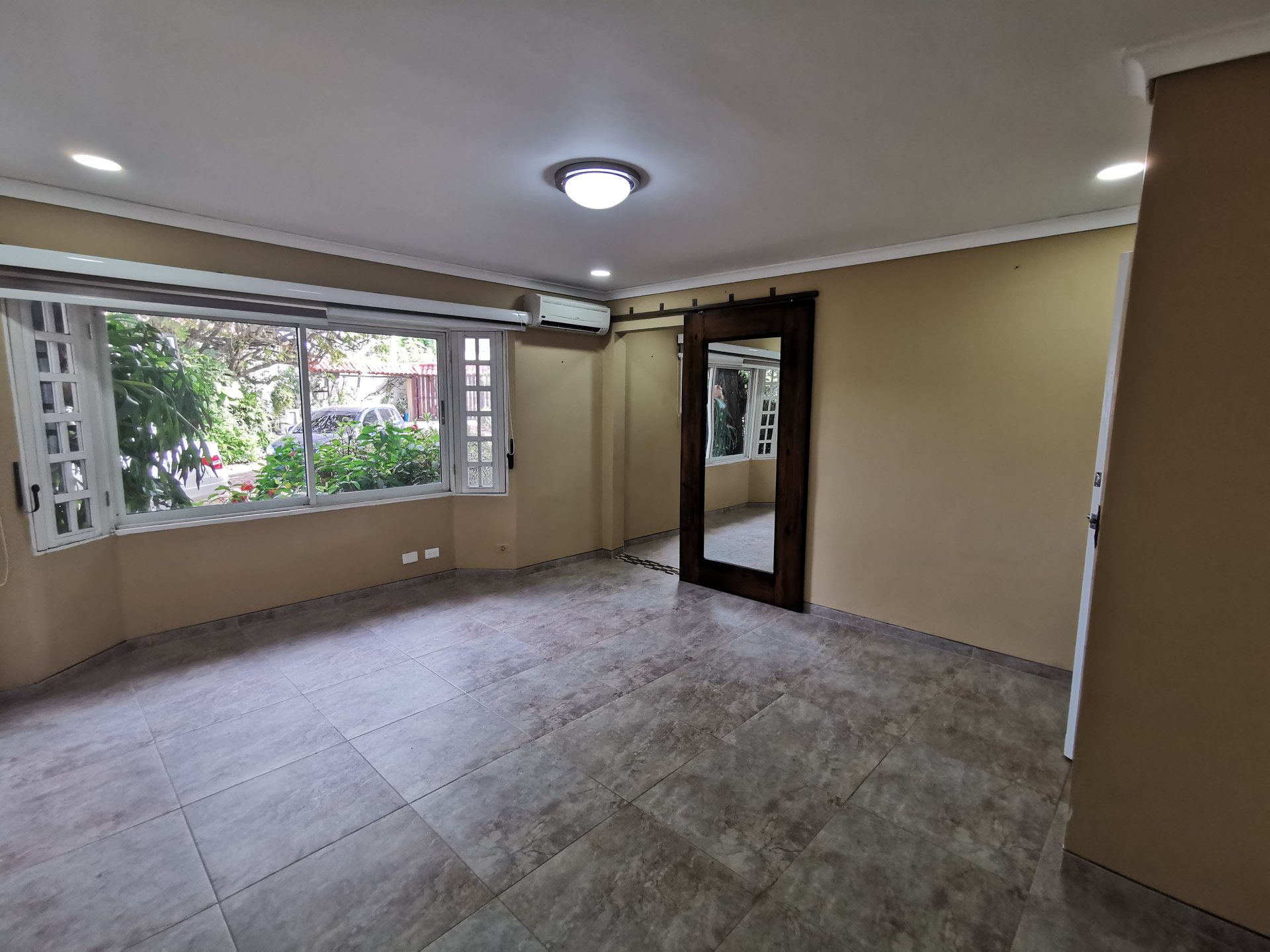Ad Sale House Barranquilla (080003), 4 Rooms refV0134CI