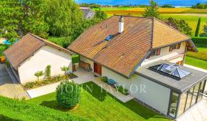 Sale House Chéserex