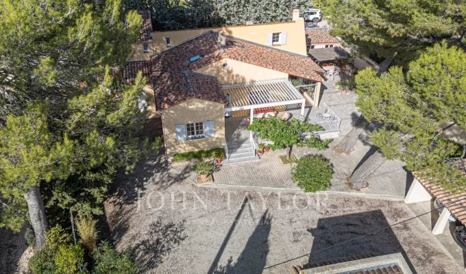 Sale House Éguilles