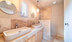 Sale House Eygalières