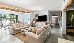Sale House La Caleta