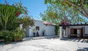 Sale House La Caleta