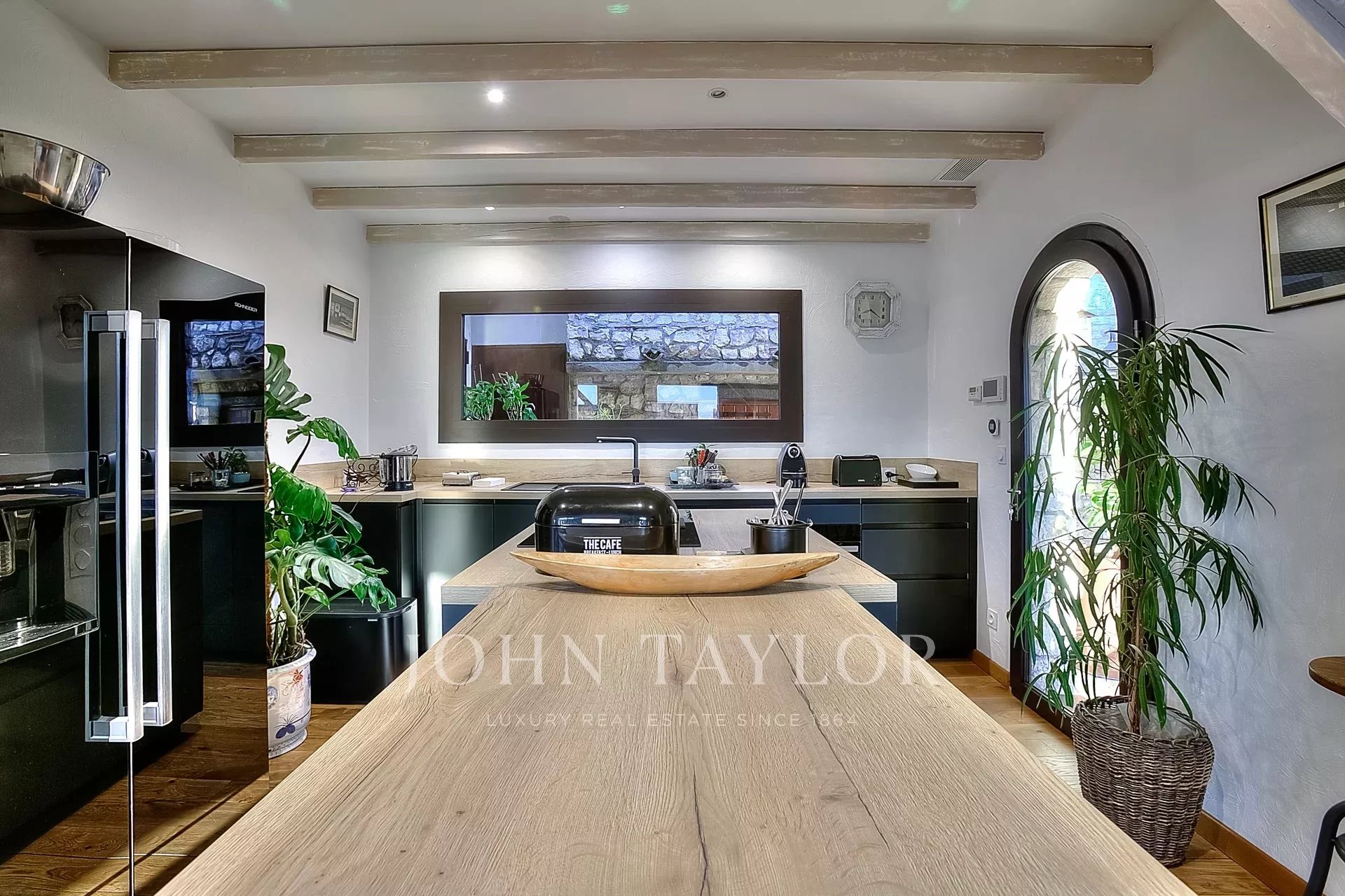 Ad Sale House La CollesurLoup (06480), 9.0 Rooms refV2247CO