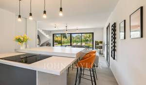 Sale House La Roquette-sur-Siagne