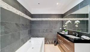 Sale House Roquefort-les-Pins