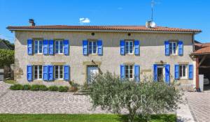 Sale House Roussillon