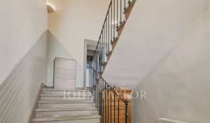 Sale House Roussillon