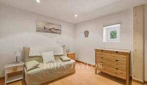 Sale House Roussillon