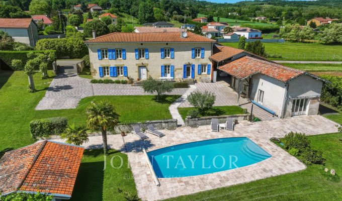 Sale House Roussillon
