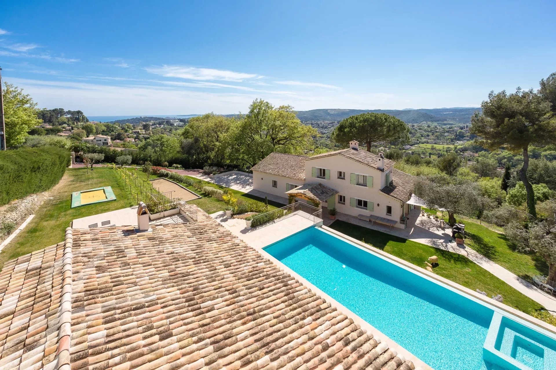 Ad Sale House SaintPauldeVence (06570), 10 Rooms refV2595CO