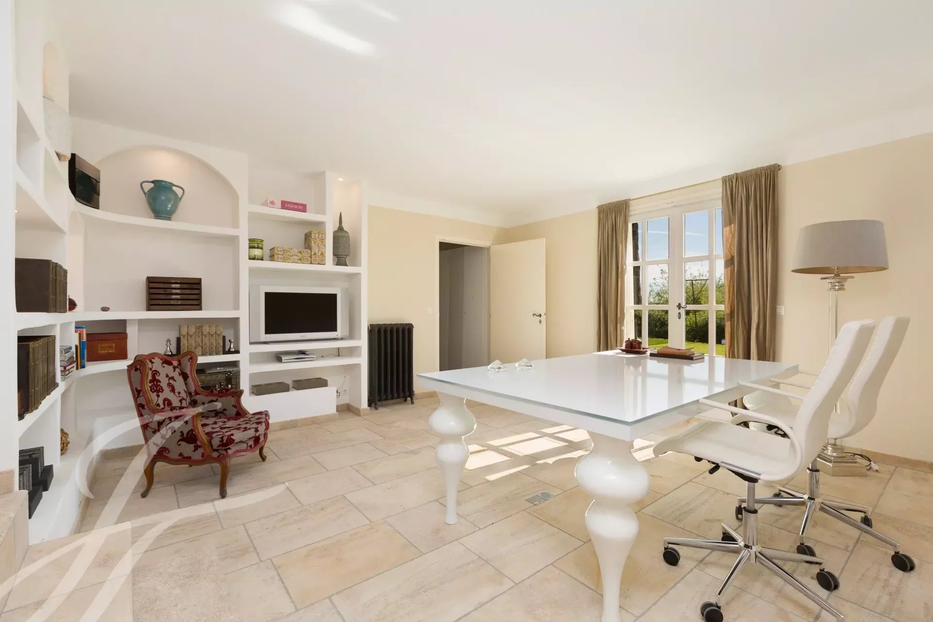 Ad Sale House SaintPauldeVence (06570), 10 Rooms refV2595CO