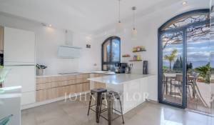 Sale House Valbonne
