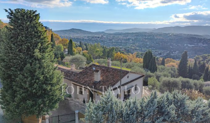 Sale House Valbonne
