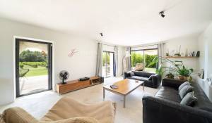 Sale House Vaugines