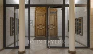 Sale Office Aix-en-Provence