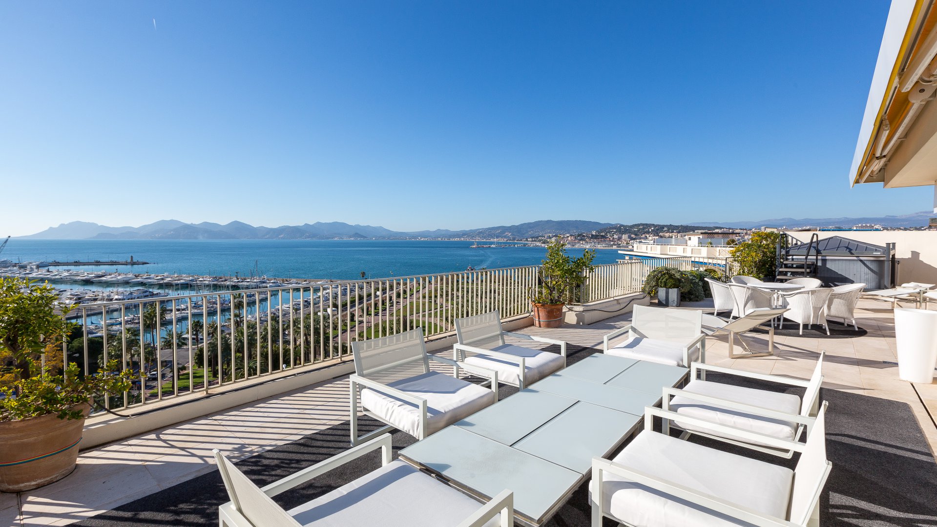 Ad Sale Penthouse Cannes Croisette (06400), 3 Rooms refV4740CA