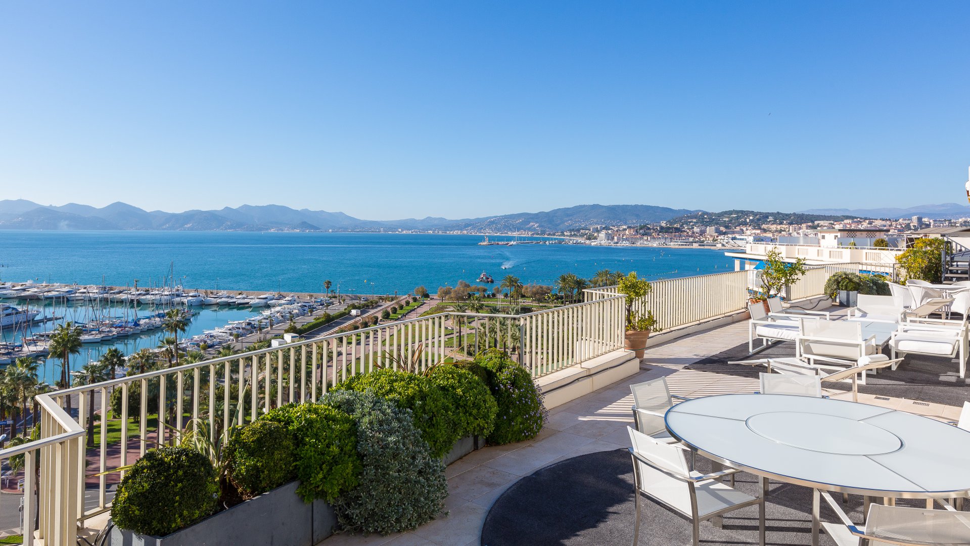 Ad Sale Penthouse Cannes Croisette (06400), 3 Rooms refV4740CA