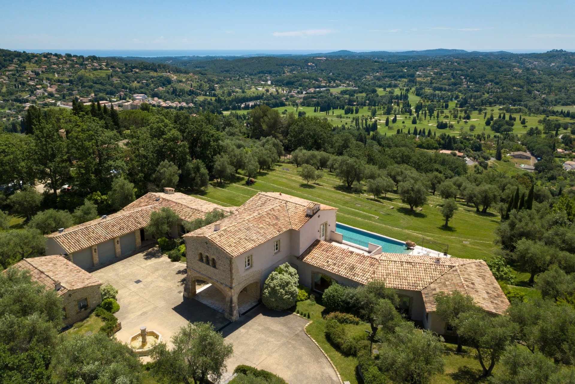 Ad Sale Property ChâteauneufGrasse (06740), 8 Rooms refV1317VA