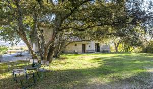 Sale Property Cucuron