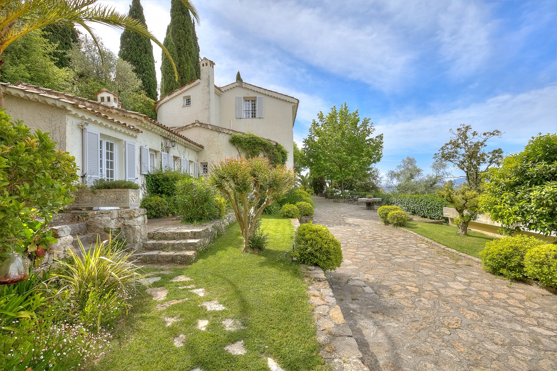 Ad Sale Property Grasse (06130), 15 Rooms refV2641VA