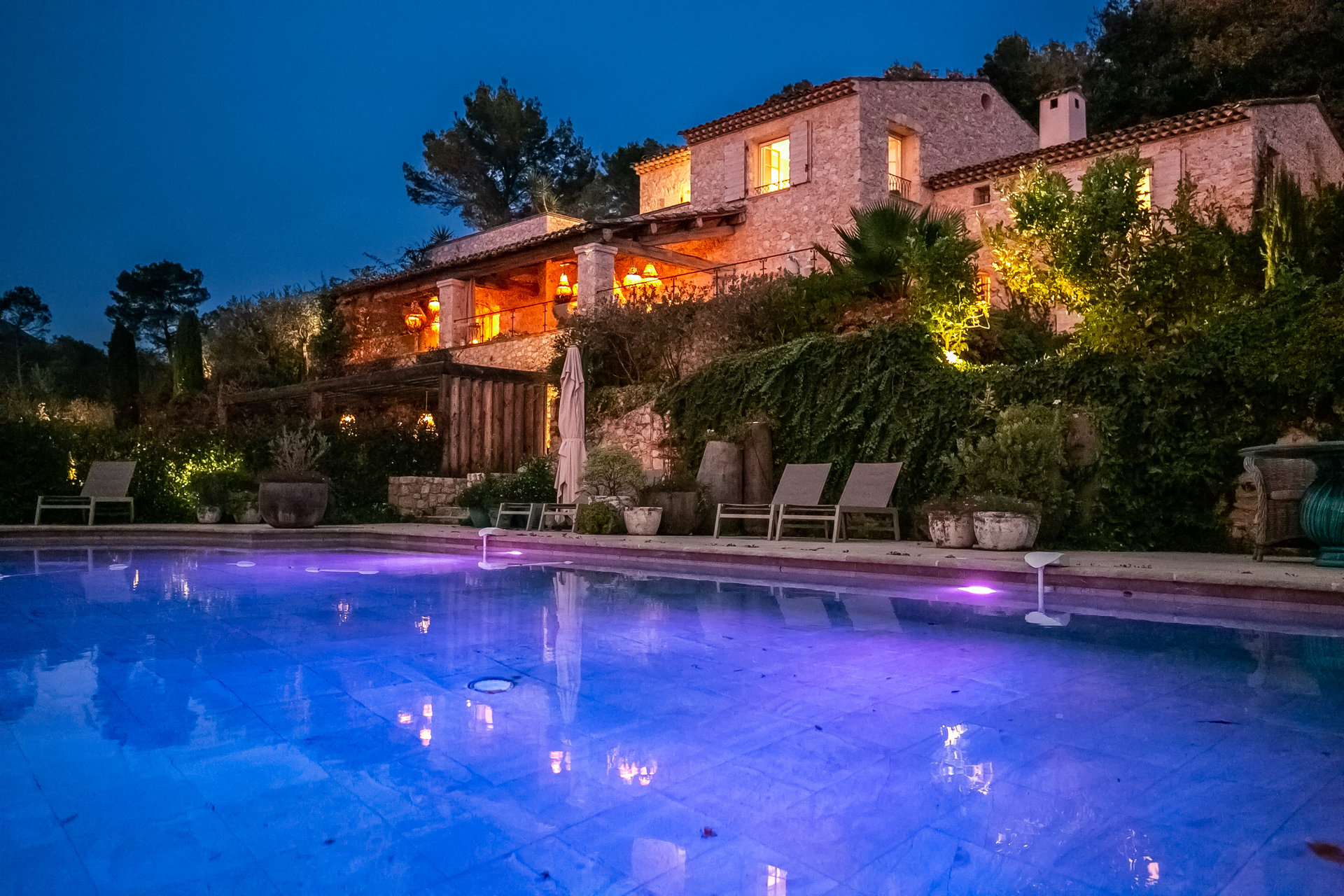 Ad Sale Property La CollesurLoup (06480), 8 Rooms refV2167CO