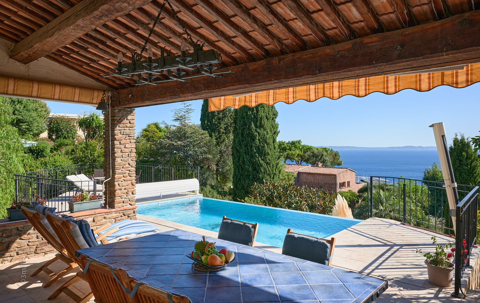 Ad Sale Property Le Lavandou (83980), 12 Rooms refV1626ST