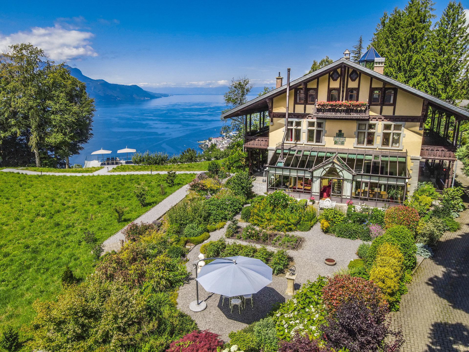 Ad Sale Property Montreux (1820), 11 Rooms refV0181MX
