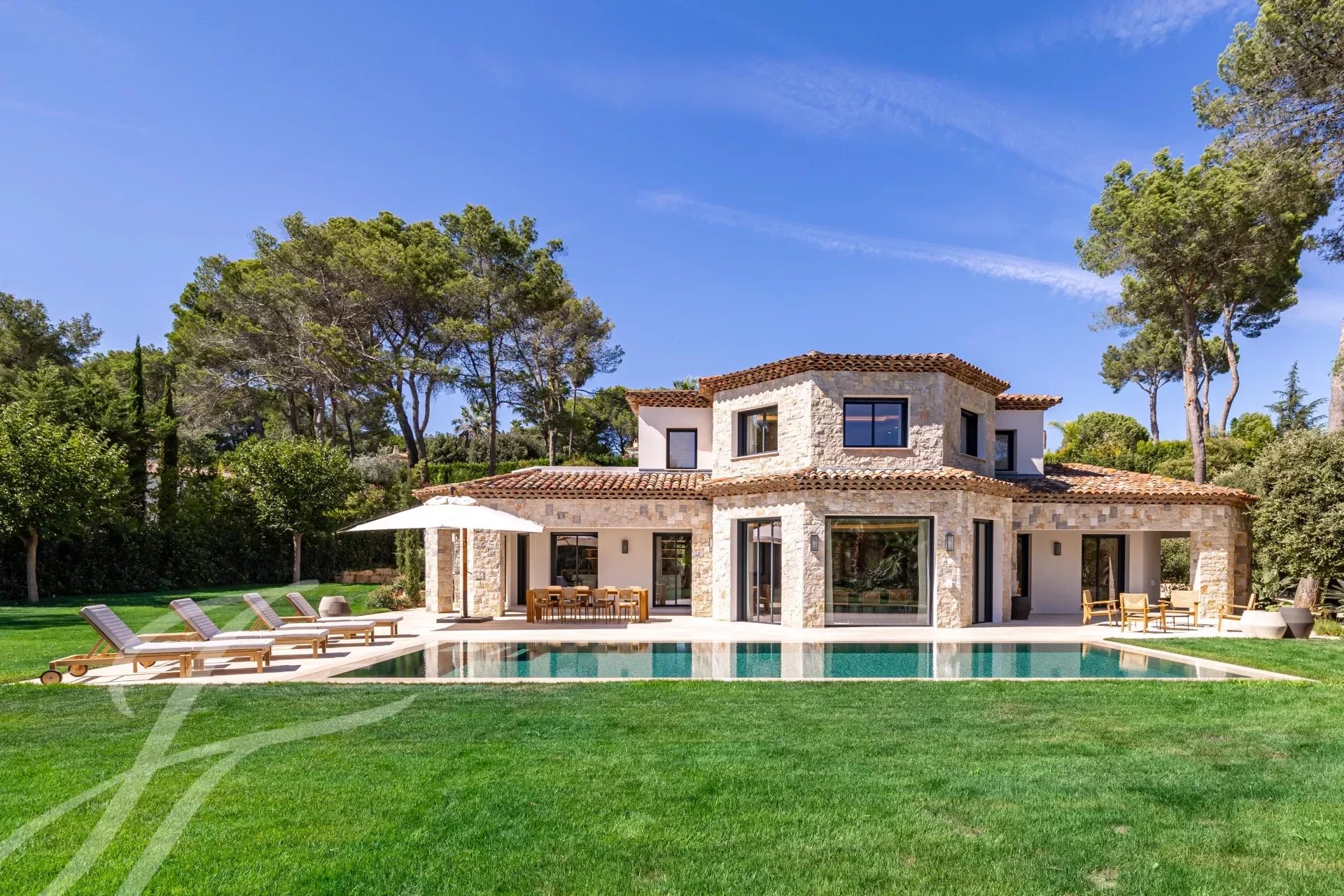 Ad Sale Property Mougins (06250), 7.0 Rooms refV1115MGS