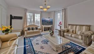 Sale Property Presinge