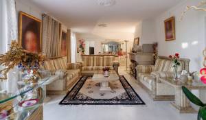 Sale Property Presinge