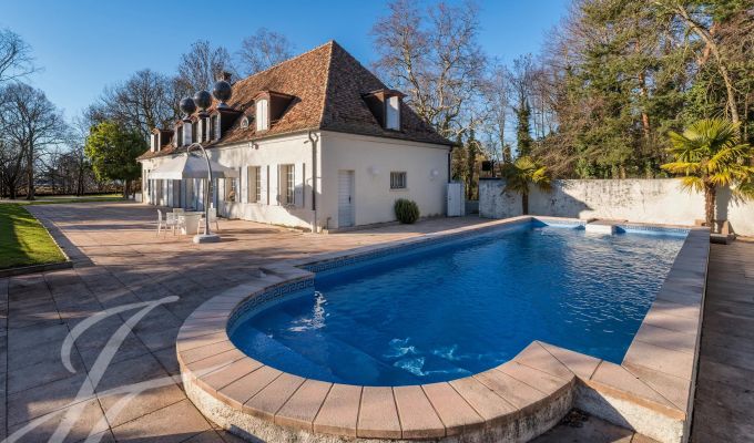 Sale Property Presinge