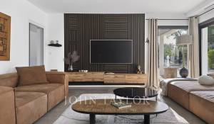 Sale Property Saint-Cyr-sur-Mer