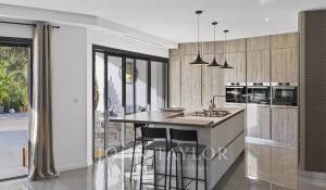 Sale Property Saint-Cyr-sur-Mer