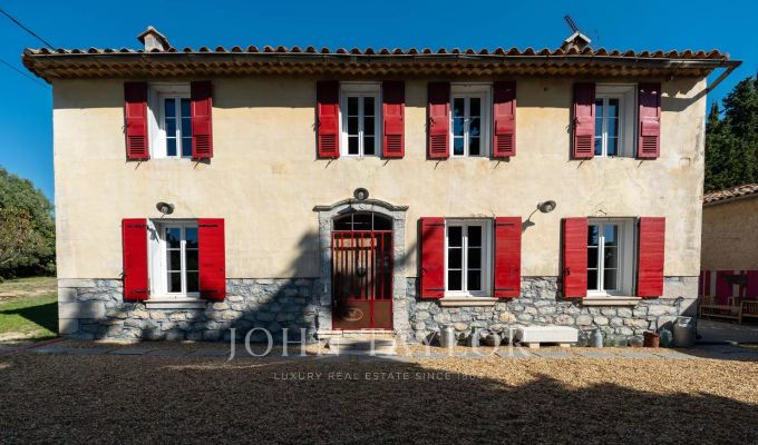 Sale Property Saint-Cyr-sur-Mer