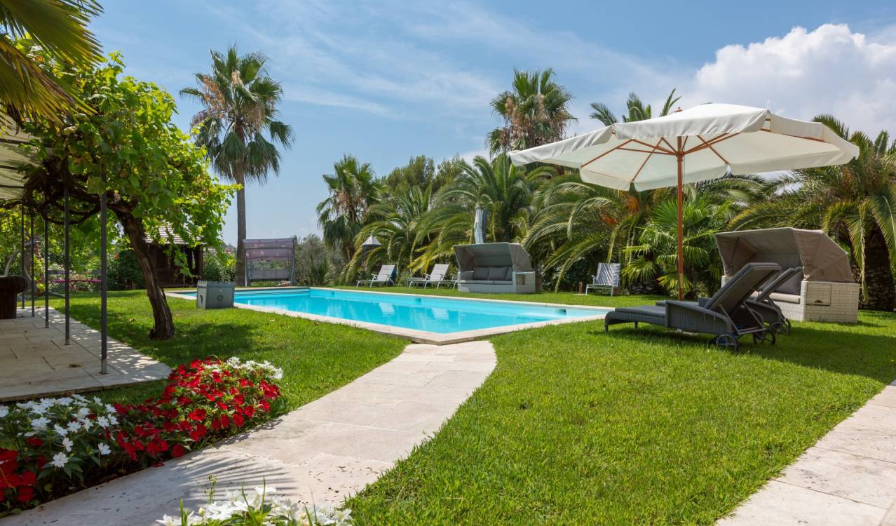 Ad Sale Property SaintPauldeVence (06570), 7 Rooms refV2133CO