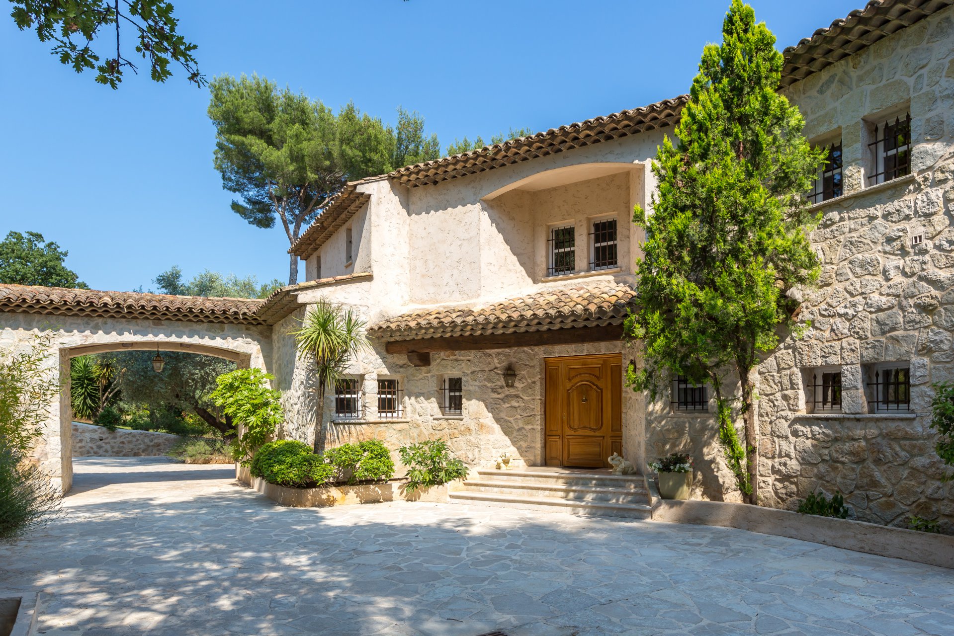 Ad Sale Property SaintPauldeVence (06570), 12 Rooms refV2127CO