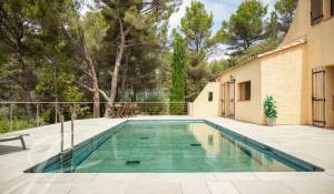 Sale Property Simiane-Collongue